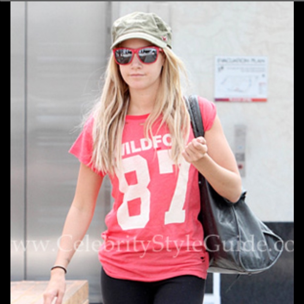 Wild fox distressed tee